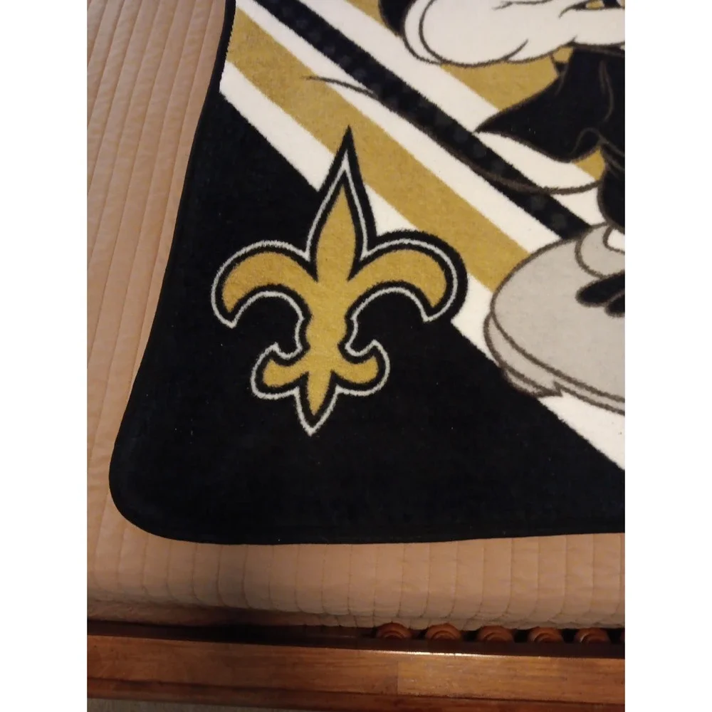 NorthWest Disney NFL New‎ Orleans Saints Mickey Mouse Football Fleece Throw...